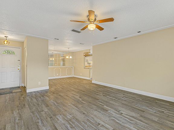 5th image of 4020 Eola Ave