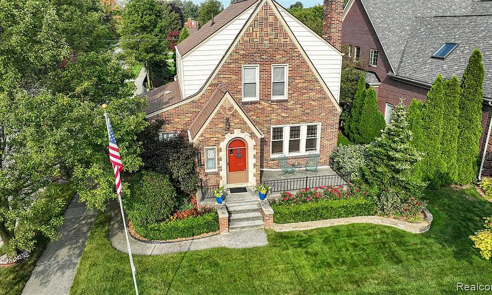 29103 Jefferson Ave, Saint Clair Shores, MI 48081 Zillow