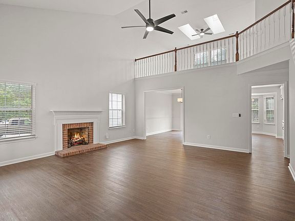 2nd image of 109 Misty Crest Cir