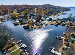 14 Benedict Dr, Lake Hopatcong, NJ 07849