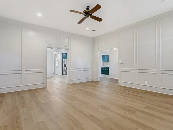 1617 Century Oaks Dr, Lewisville, TX 75077