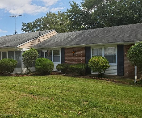 1st image of 530D Portsmouth Dr #1004
