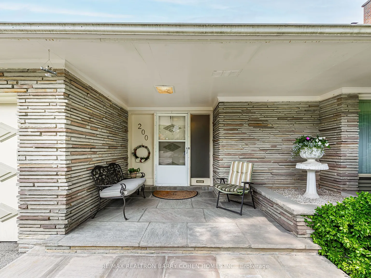 4 bed, $5,800 — Photo 2
