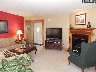 2nd image of 4865 Honeylocust Ln #48