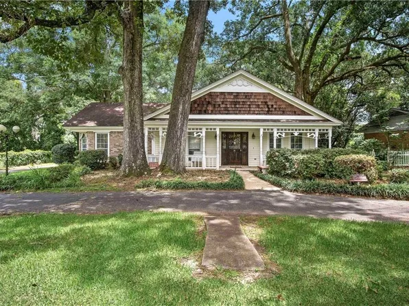 10073 Border Dr E, Grand Bay, AL 36541