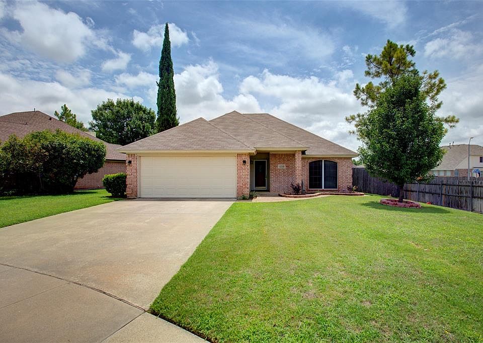 1st image of 4209 Woodcrest Ct
