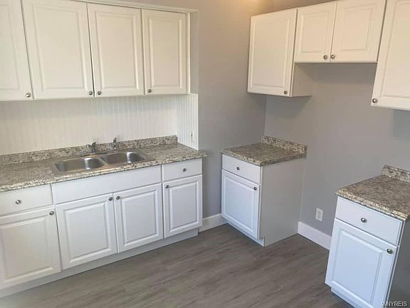 2nd image of 220 Dunlop Ave
