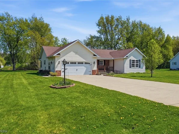 7288 Fieldstone Ave, Conneaut, OH 44030