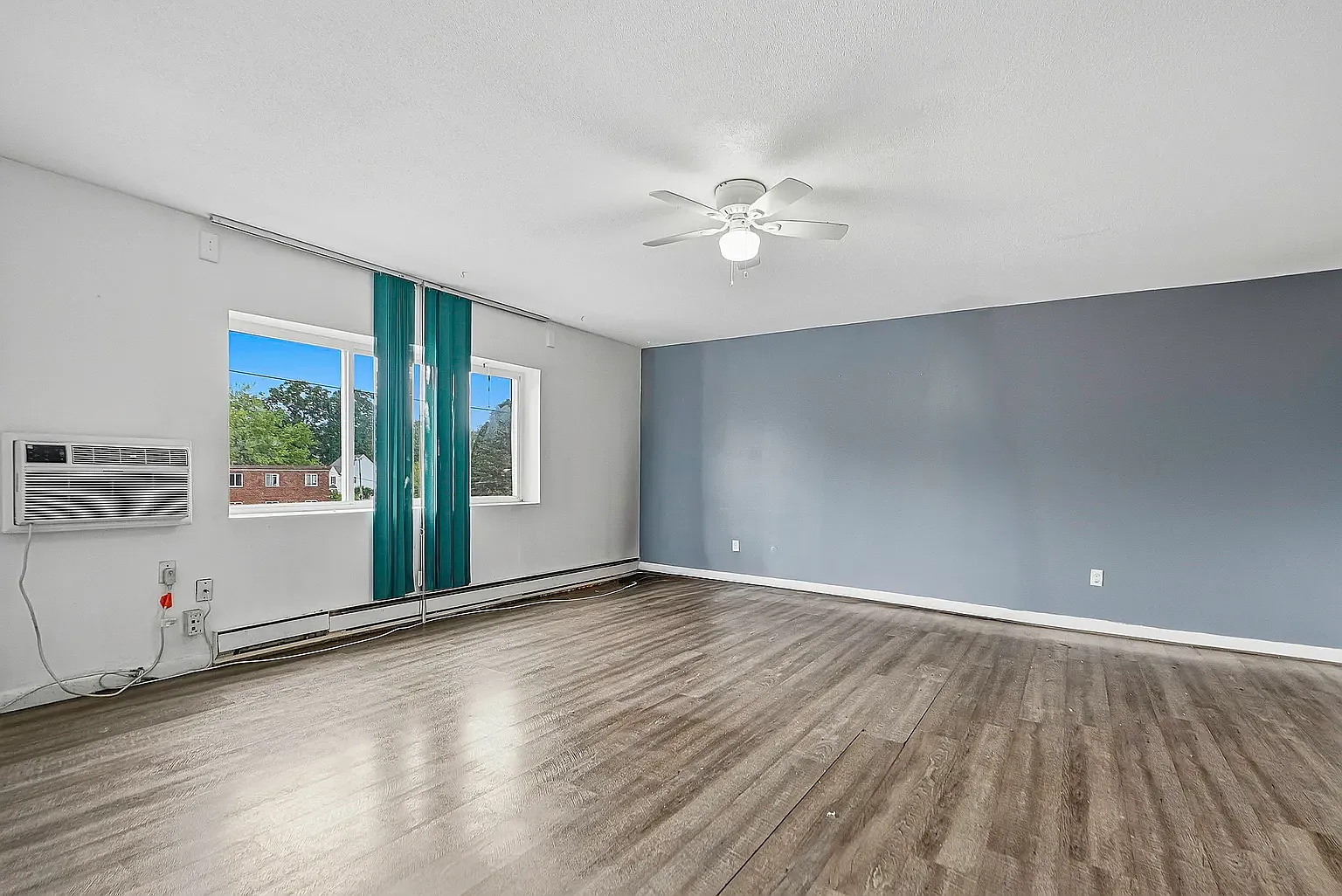 2 bed, 888 sqft, $2,350 — Photo 3