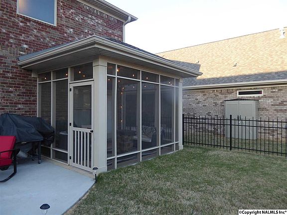 4th image of 7032 Southgate Dr SE