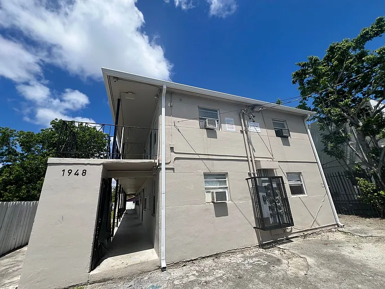 1948 NW 2nd Ct — Photo 15