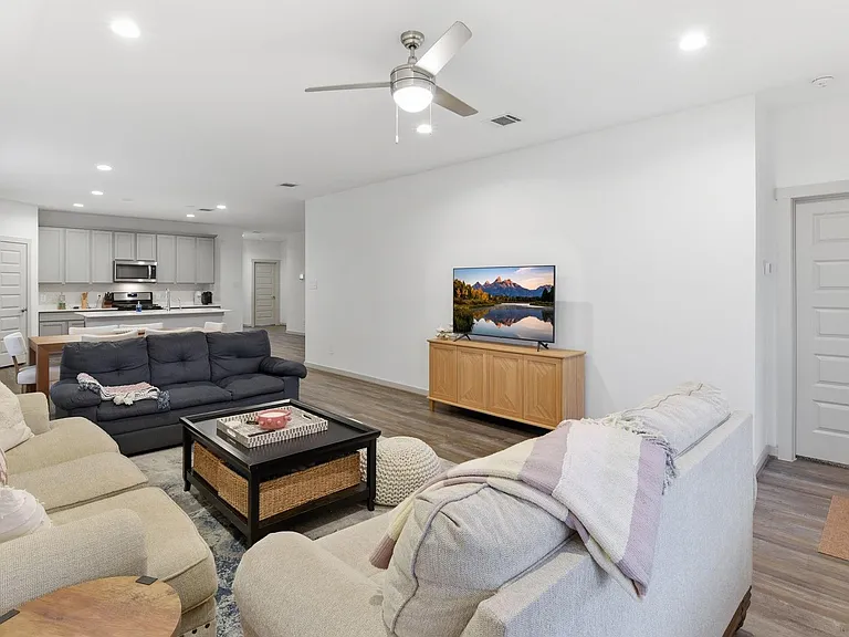 19035 Denstone Cliff Way — Photo 14