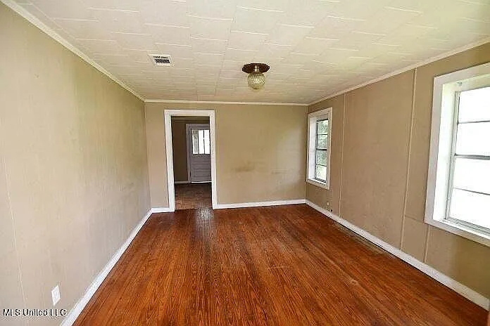 2 bed, 1.0 bath, 572 sqft, $800 — Photo 3