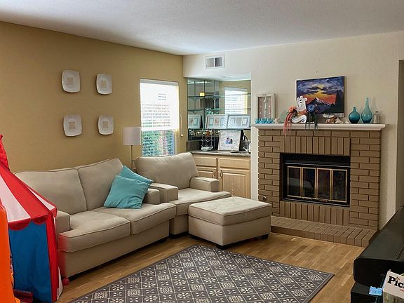 3rd image of 228 Brighton Ln