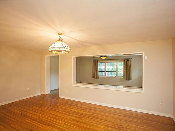 3rd image of 2509 Avenue A SW