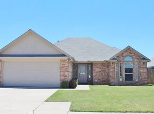 1041 Inverness Dr, Weatherford, TX 76086