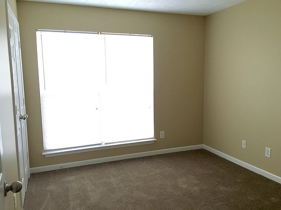 655525_Bedroom One_05162016