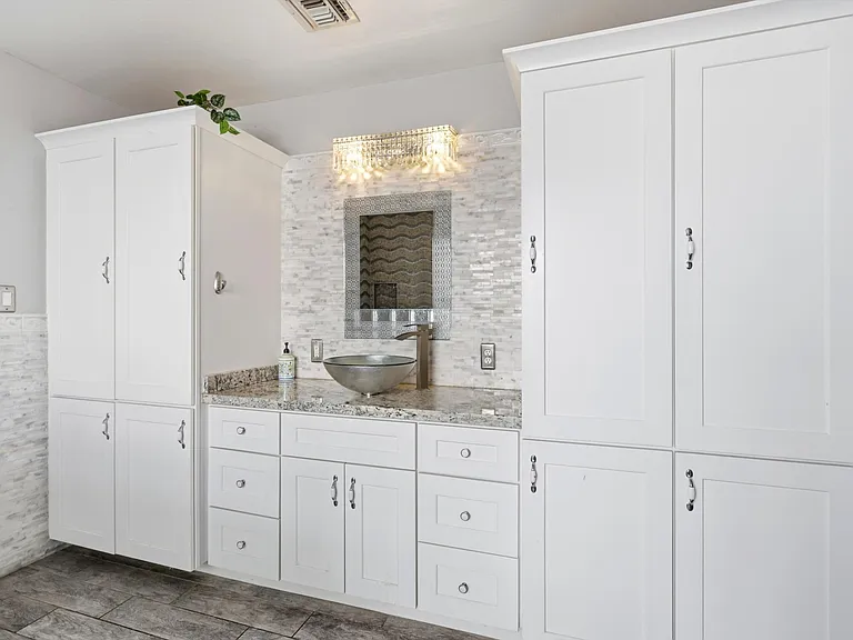 15276 W Watson Ln — Photo 29