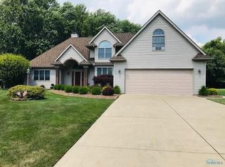 136 Springbrook Dr, Fremont, OH 43420
