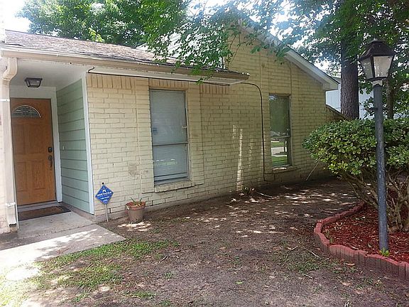 2nd image of 10819 Thorncliff Dr