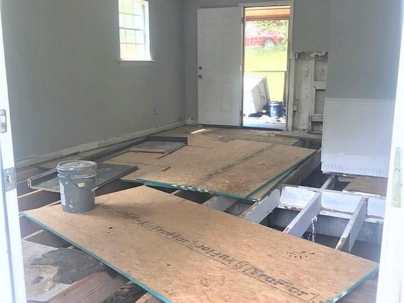 2nd image of 614 Avenue J