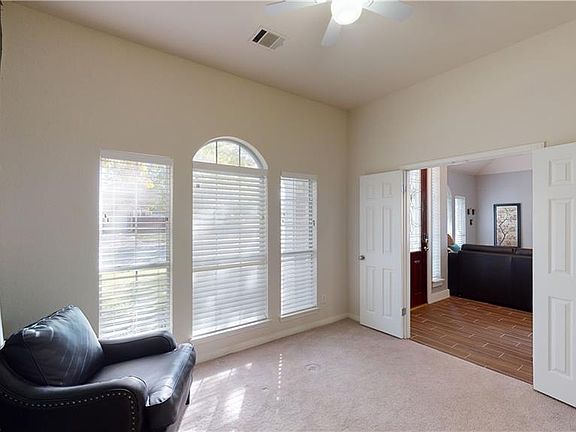 4th image of 3214 Sunland Dr