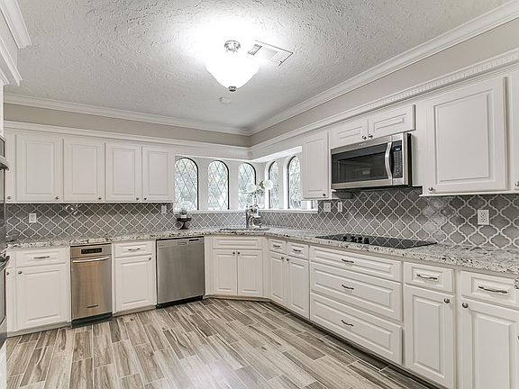 5th image of 3710 Wildwood Ridge Dr