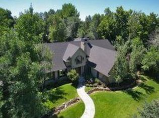 2046 Walker Ln, Holladay, UT 84117