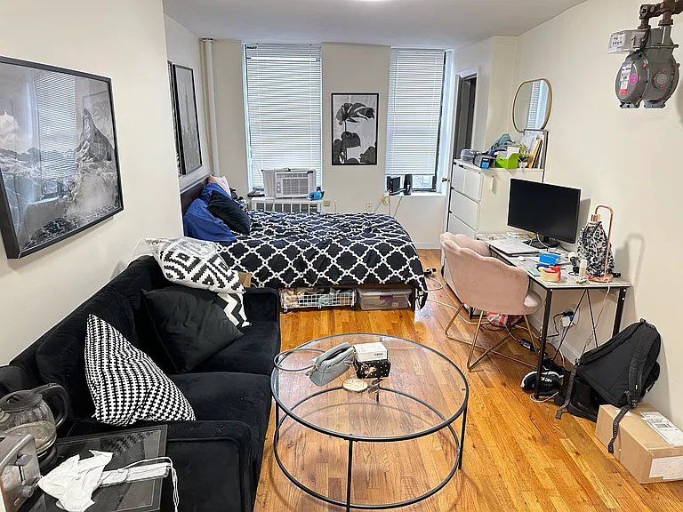 326 E 6th St #6 — Photo 11