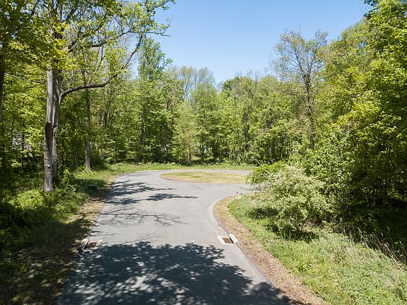 8 Pleasant Hill Lane