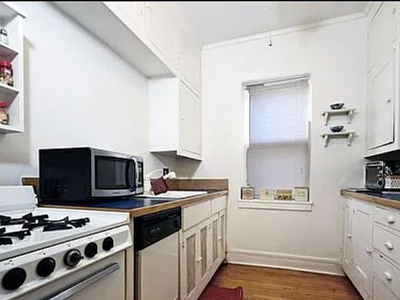 3rd image of 601 Park St