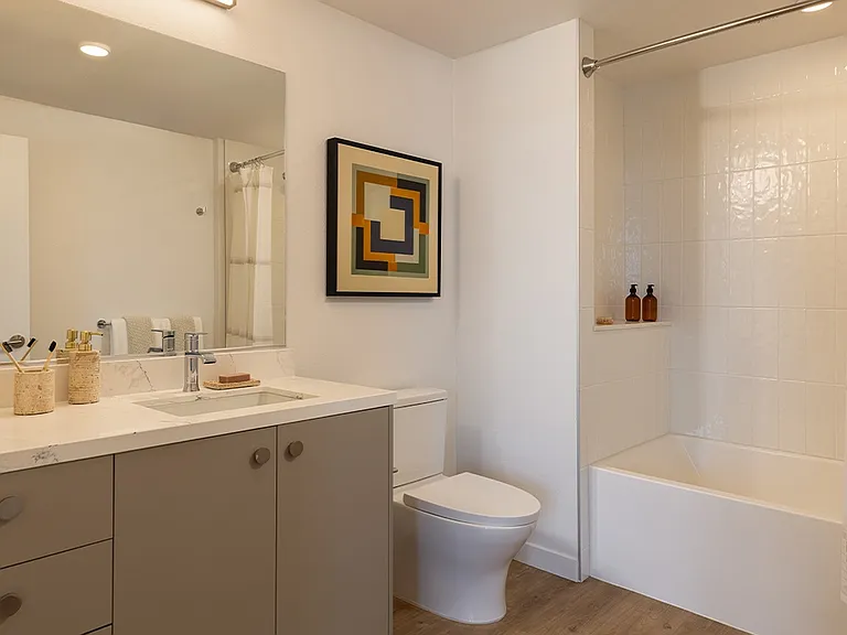 Resa Long Beach — Photo 36