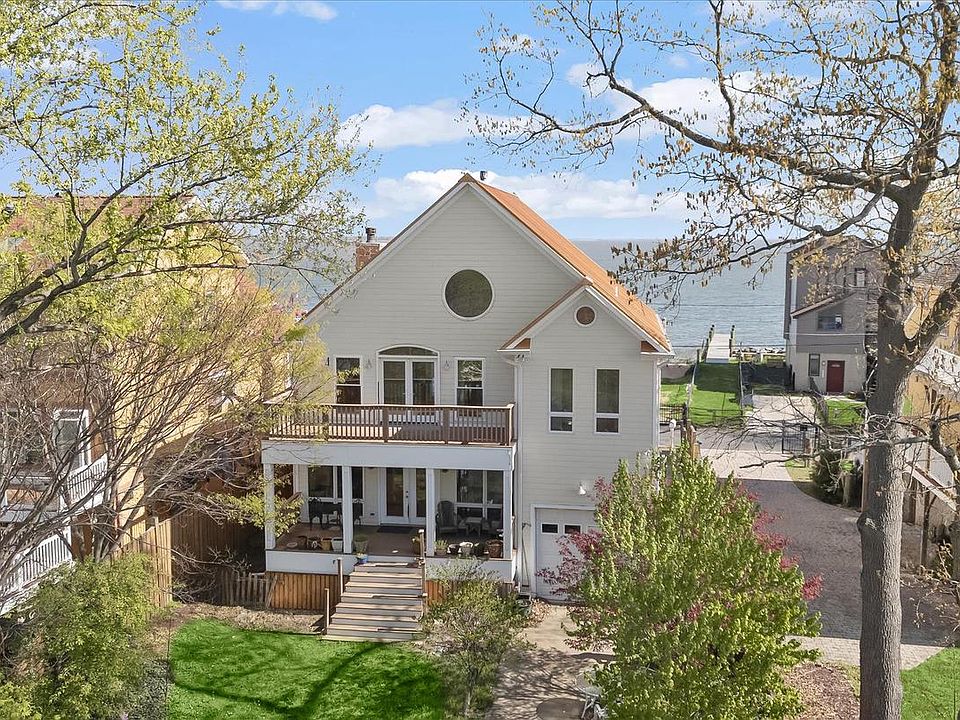 1st image of 2113 Lake Dr