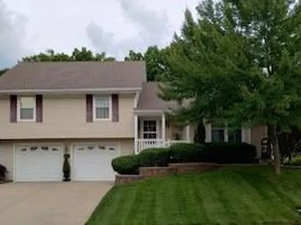 729 SE Claremont St, Lees Summit, MO 64063