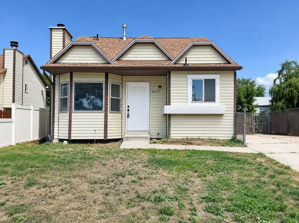 2607 S Twain Dr, Magna, UT 84044