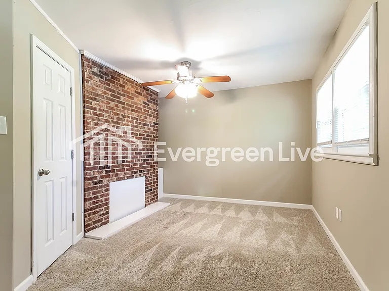 528 Mason Rd — Photo 8