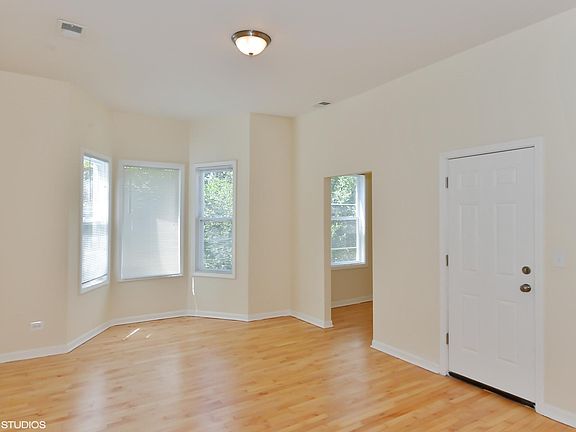 3rd image of 1737 N Mozart St APT 1