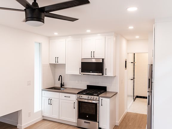 3rd image of 645 Rose Ave APT 2