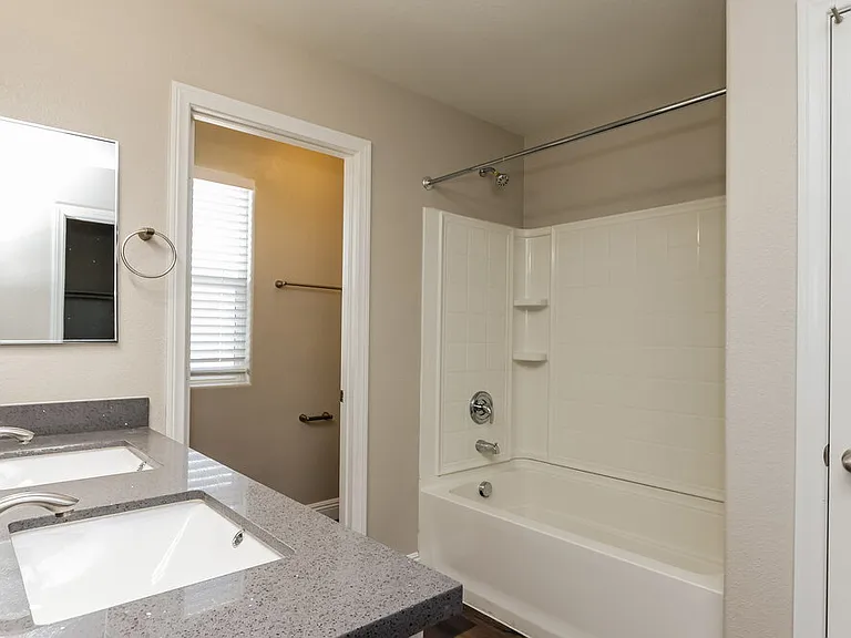 7458 Earnshaw Ave — Photo 11