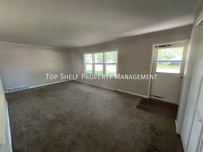 514 SW Cherry St — Photo 2