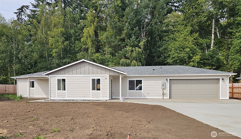 2nd image of 17 Pebble Creek Court