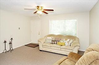4th image of 2512 Riverview Dr