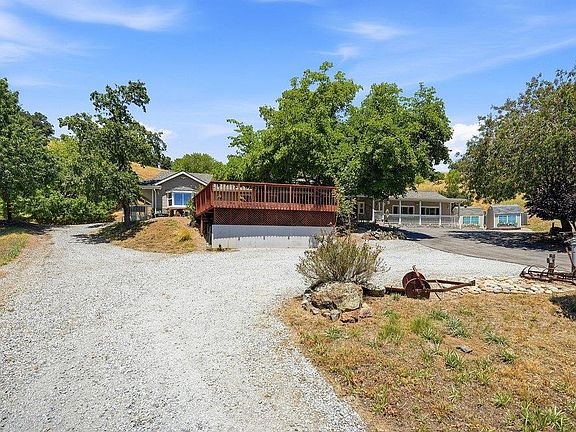 4th image of 1755 Paradise View Rd