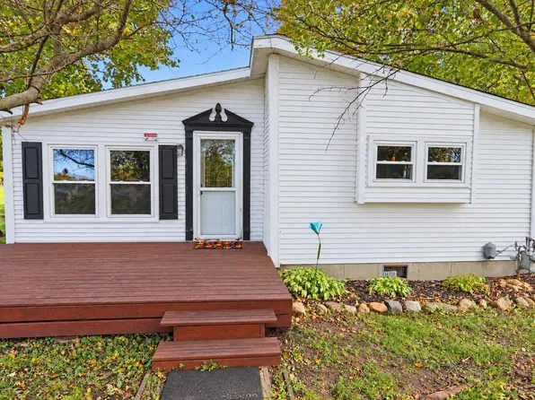 438 W Railroad St, Etna Green, IN 46524