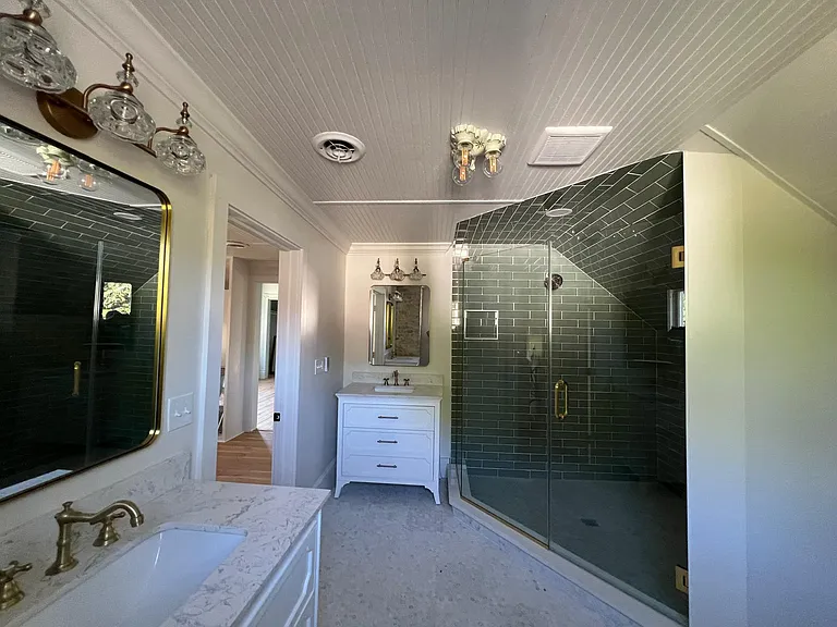400 N Sherman St — Photo 18