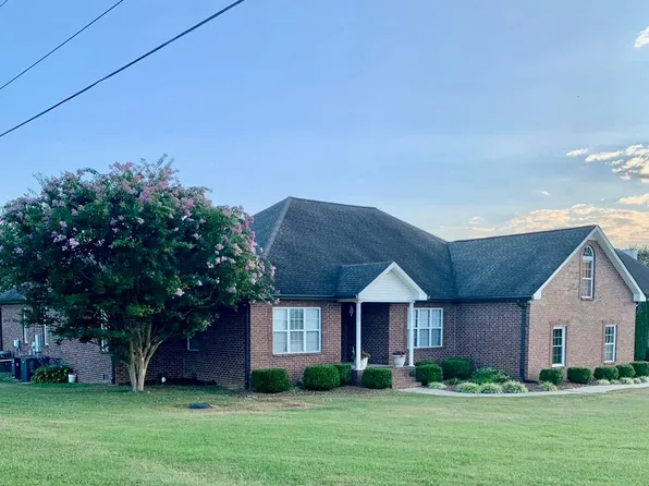 419 W Hester Rd, Cottontown, TN 37048