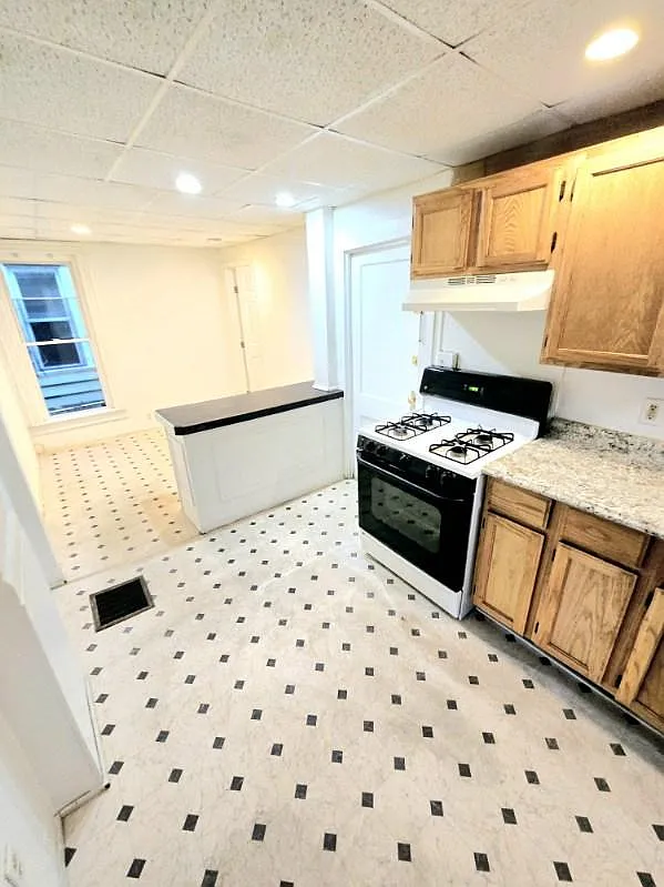 2 bed, 832 sqft, $925 — Photo 3