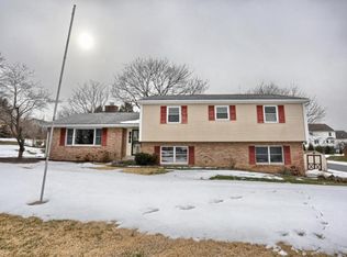 121 W Sun Hill Rd, Manheim, PA 17545