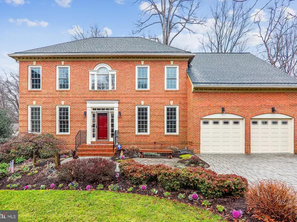 10207 Oakton Station Ct, Oakton, VA 22124