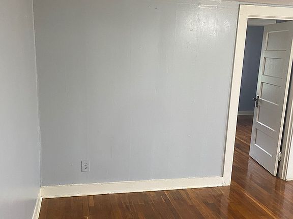 3rd image of 406 W Irish St APT 3